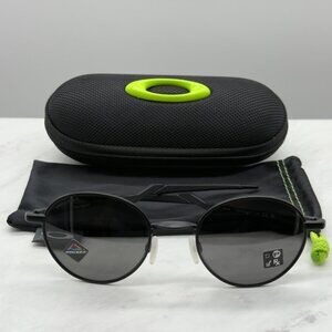Oakley Terrigal Sunglasses 004146-0151 Satin Black Prizm Gray Lens with Case